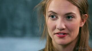 Dahlia Sky varázslatos leszbikus csábítása