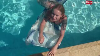 Emma Wolf, a szenvedélyes szépség, aki a medencében tomboló kéjben hódít