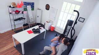 Kylie Rocket önbizalom-löketre szomjazik, amit Bruce Venture hatalmas farka pörget fel igazán - 2. évad 3. rész