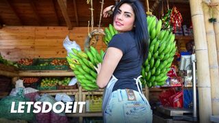 Devora Robles olajfényes csábításban mély gonzo élvezetre - forró latin milf
