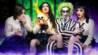 Beetlejuice XXX paródia: Aryana Starr vonzza a fiatal farkát a démoni bulin