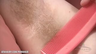 Szőrös tini punci Cyan Combs forró szőrös mókái