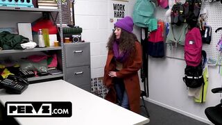 Karácsonyi lopott smink a tini lopósnál - Rusty Nails izgató büntetése