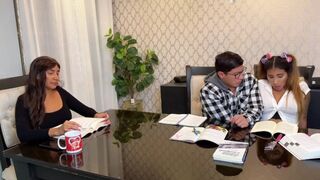 A dadus mit sem sejtett! A mostoha hugit dugni sokkal izgatóbb, mint a tanulás