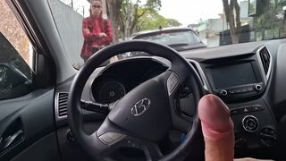 Nyilvános utcai dugás egy diáknak