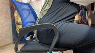 Barátom arab felesége felizgult a munkahelyén és végignyomta magát a bugyijában