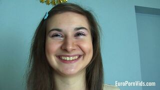 Egy 18 éves csajszi bevallotta, hogy imádja az anál szexet, így keményen megdolgoztam a pajkos popsiját - Euro Porn Vids