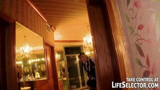 Érzéki kaland a Life Selector univerzumban: vad egyetemista lányok első ízlelése Isis Taylorral és barátnőivel durva anális hármasban