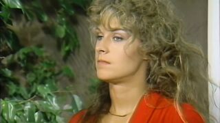 Sheri és Kimberly perverz MILF orgazmusra éhező retro szopás, szőke és fekete hajjal, lángoló vággyal