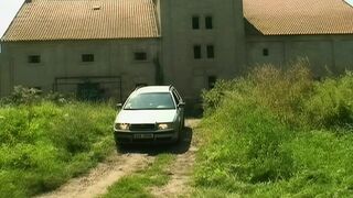 Tini szőke lányok izgalmas hármasban durva análban Kasia Linseyvel és barátnőikkel