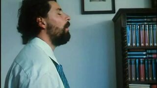 Abigail Blower vastag farkával élvezi a vad análszopást és kemény faszverést a teljes filmben