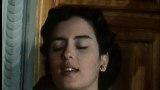 Anita Rinaldi dús kebleivel és vad anális ütközeteivel az Örökösnő 6. részében